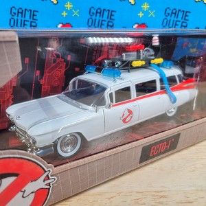 Jada Toys Ghostbusters ECTO-1 1:24 Diecast Collectible Hollywood Rides NIB